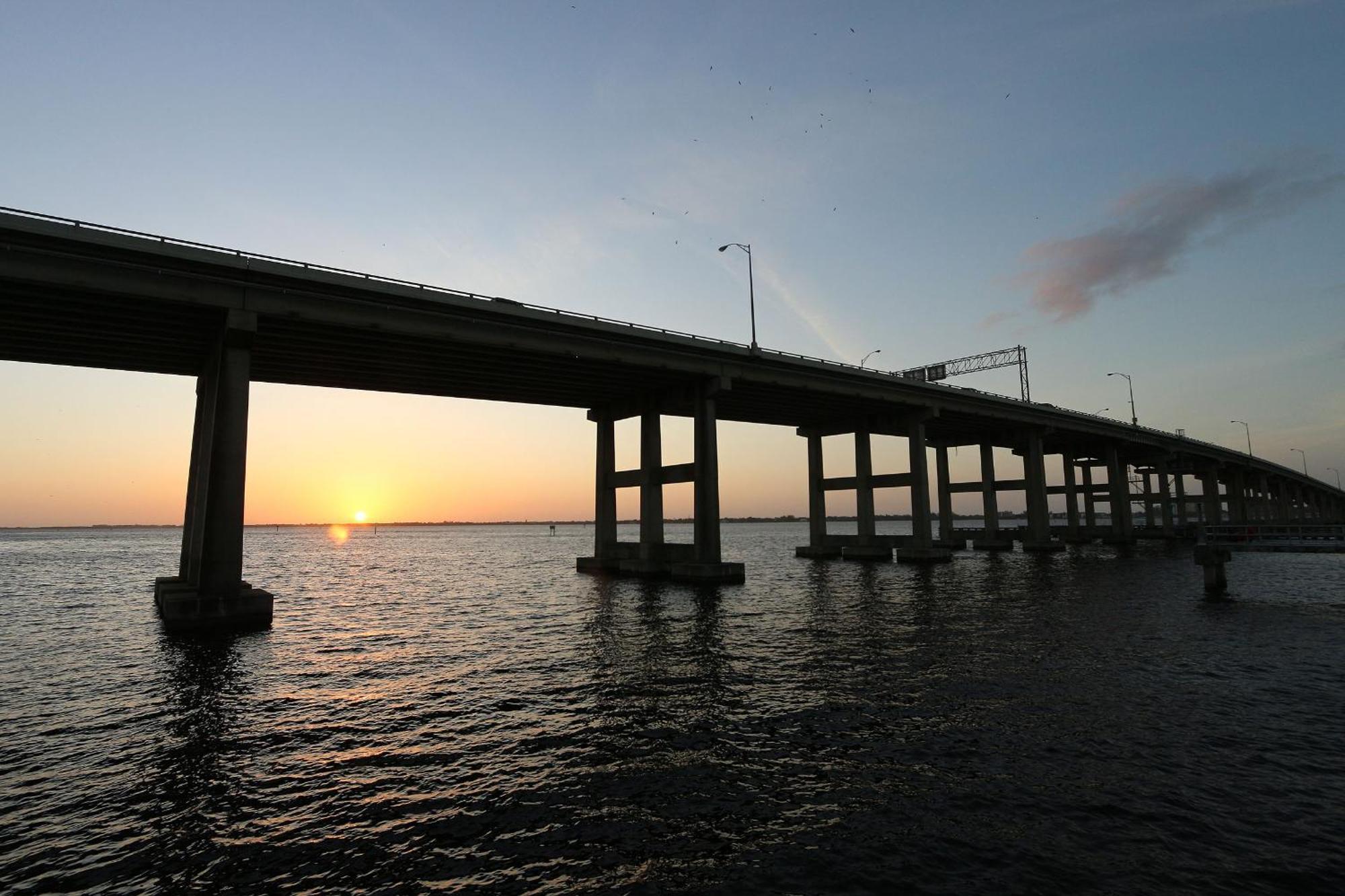 Gorgeous Canal-Front Home With Easy Access To The Gulf Of Mexico - Sunshine And Seashells Cape Coral Exterior photo