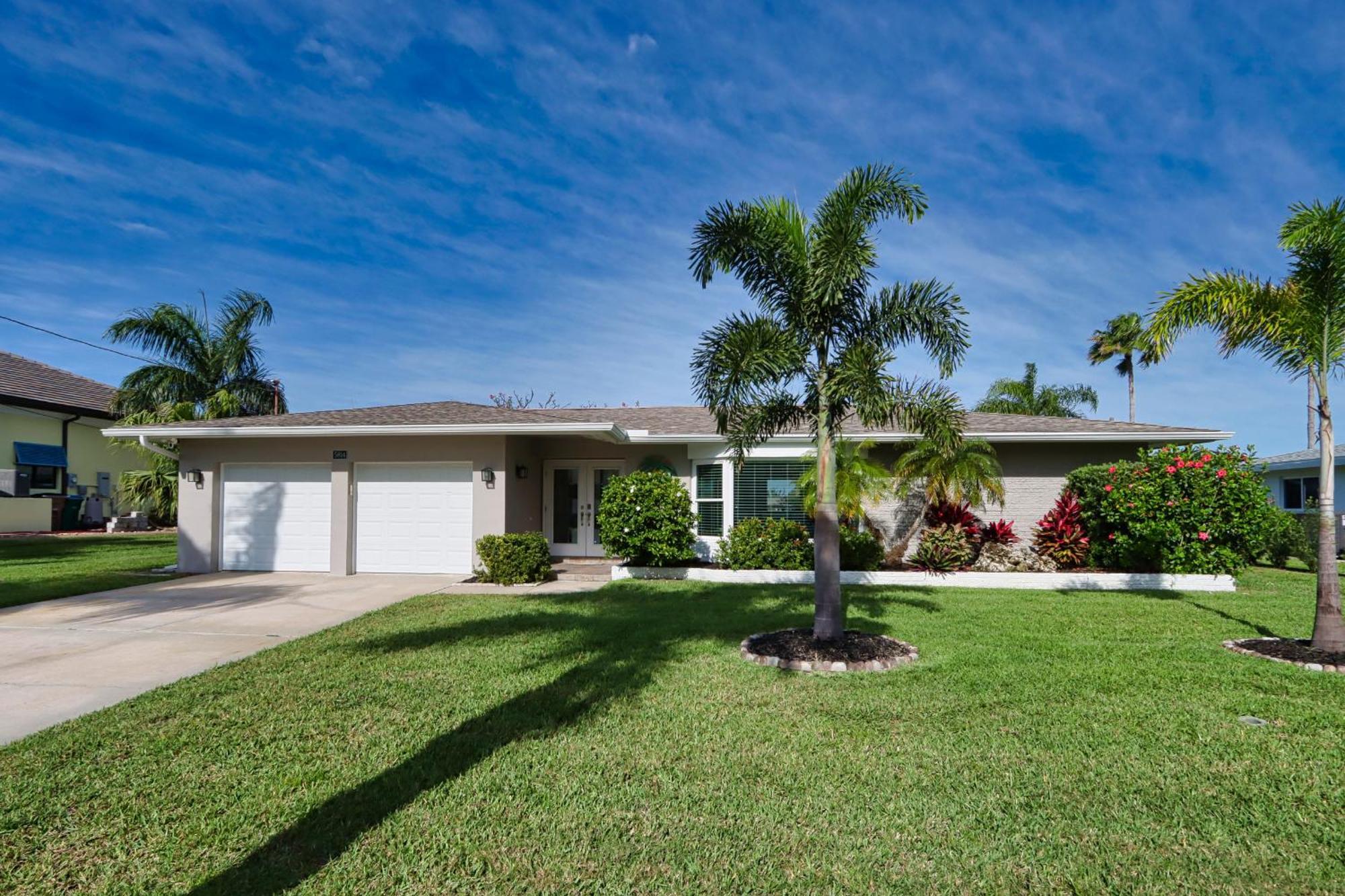 Gorgeous Canal-Front Home With Easy Access To The Gulf Of Mexico - Sunshine And Seashells Cape Coral Exterior photo